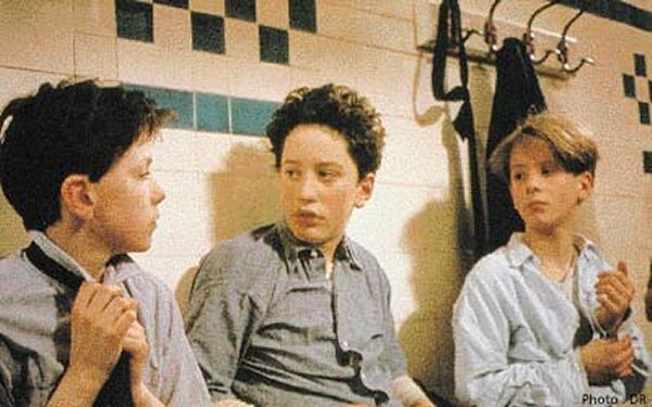 au revoir les enfants a review With malle the exception is his semiautobiographical 1987 work, au revoir, les enfants, a film where his restraint is less pronounced than usual. au revoir les enfants a review With malle the exception is his semiautobiographical 1987 work, au revoir, les enfants, a film where his restraint is less pronounced than usual.